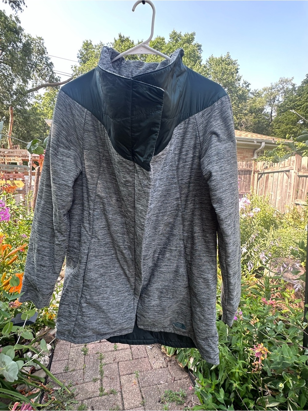 Women’s North Face Green/ Heather Gray Mixed-Media Jacket - Lightweight